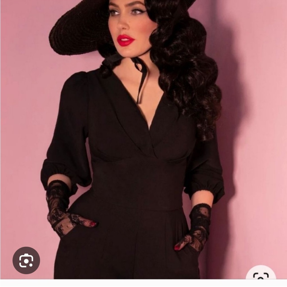 Vixen By Micheline Pitt Black bawdy Top